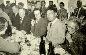  Amicale Laïque / USL  juin 1955 à St-Brévin 
Nous pouvons voir à la même table de gauche à droite: Mme Chauvin, Mr Caro, Louis Gaudin (Maire),René Peyraud (Trésorier USL), René Serpin (Garde-Champêtre) et son épouse Rosette